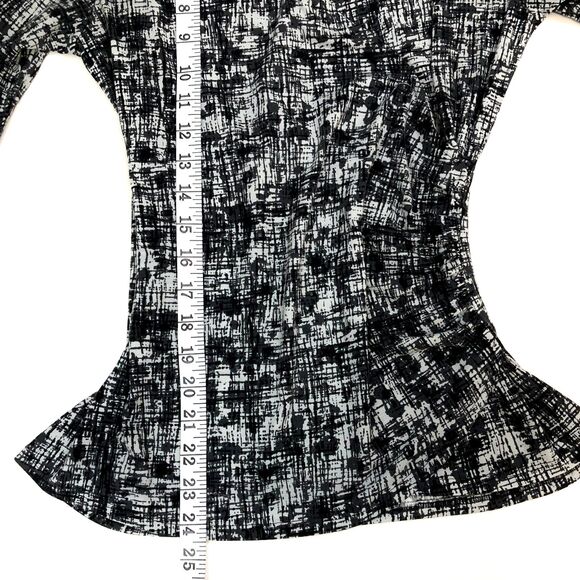 LILLA P Small Grey Black White V-Neck Wrap Ruched Fit & Flare Top - Picture 10 of 11